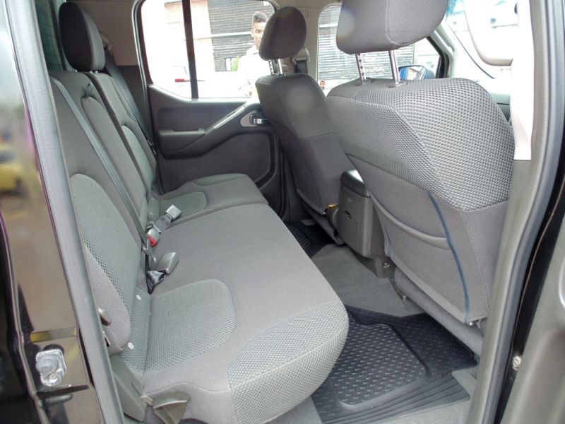2007 Nissan Navara 2.5 dCi King Cab SE 4dr image 8
