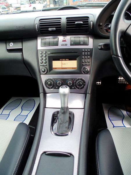 2010 Mercedes-Benz 2.1 CLC220 CDI Sport 2dr image 9