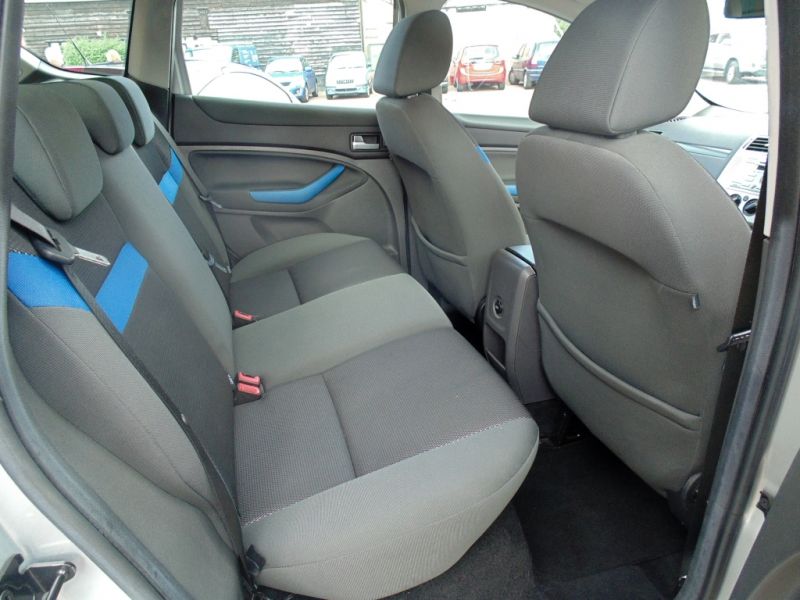 2009 Ford Kuga 2.0 TDCi Zetec 4x4 5dr image 6