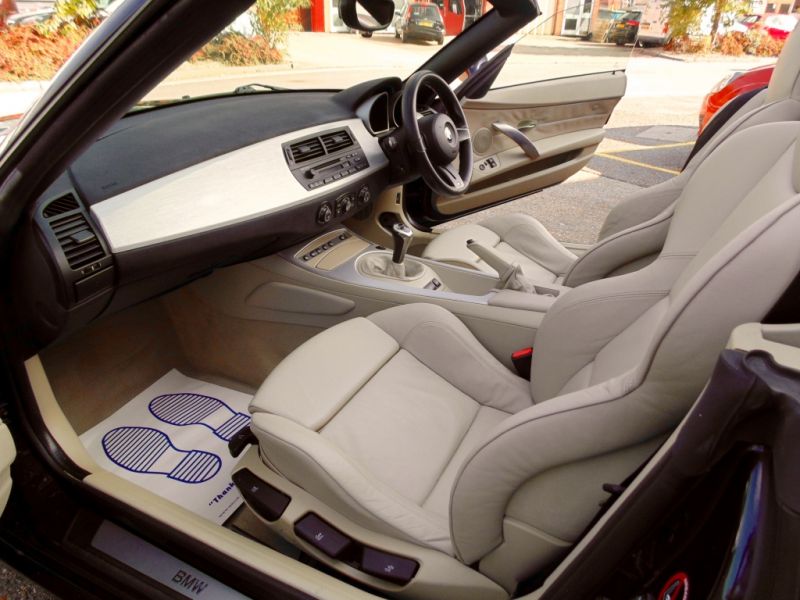 2007 BMW Z4 2.5 si Sport 2dr image 8