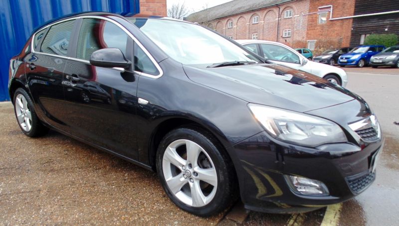 2010 Vauxhall Astra 1.4 i Turbo 16v SRi 5dr image 1