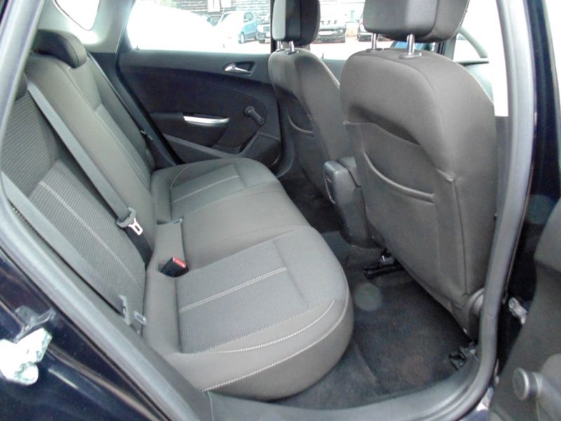 2010 Vauxhall Astra 1.4 i Turbo 16v SRi 5dr image 7