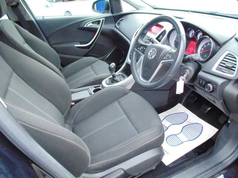 2010 Vauxhall Astra 1.4 i Turbo 16v SRi 5dr image 8