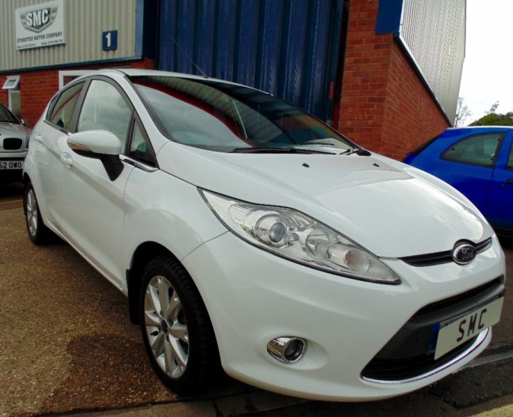 2010 Ford Fiesta 1.6 TDCI Zetec 5DR image 1
