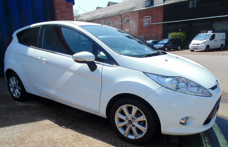 2009 Ford Fiesta 1.3 3dr image 1