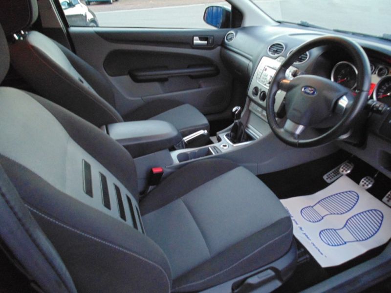 2009 Ford Focus 1.8 Zetec S 3dr image 6