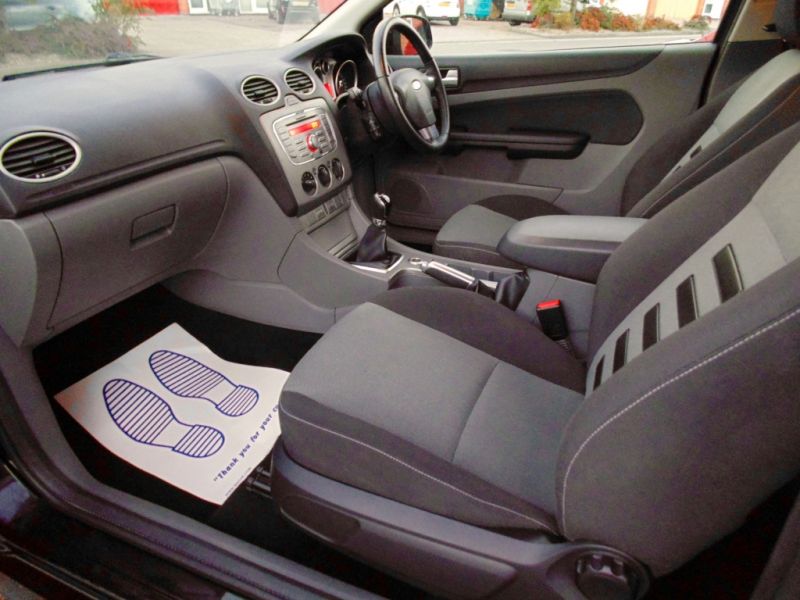 2009 Ford Focus 1.8 Zetec S 3dr image 7