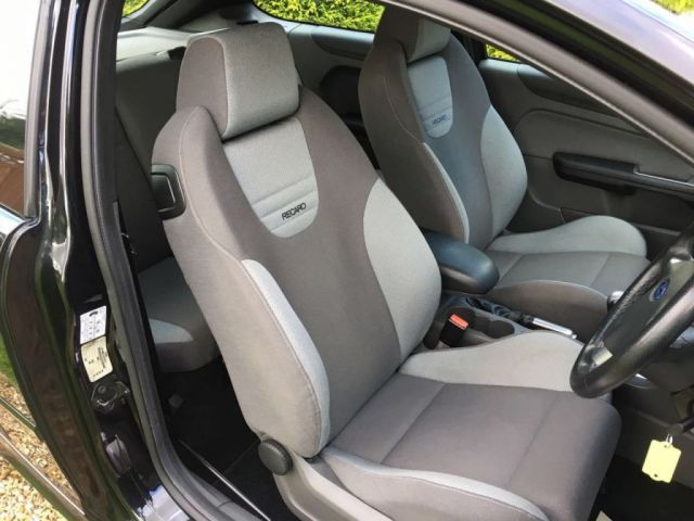 2007 Ford Focus 2.5 ST-2 3d image 8