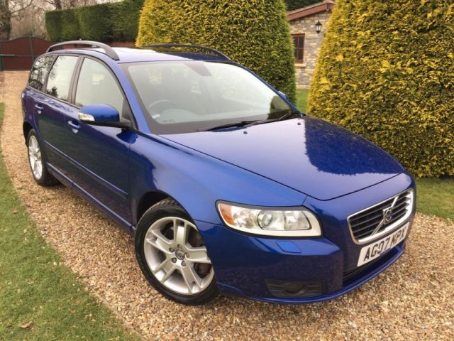 2007 Volvo V50 2.4 D5 SE 5d image 1