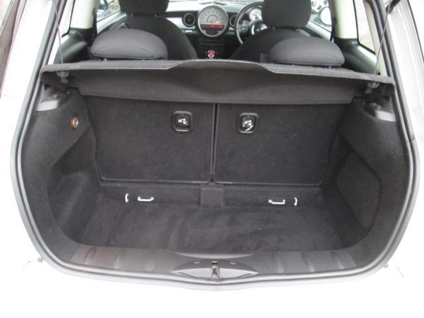 2011 MINI 2.0 Cooper D 3dr image 7
