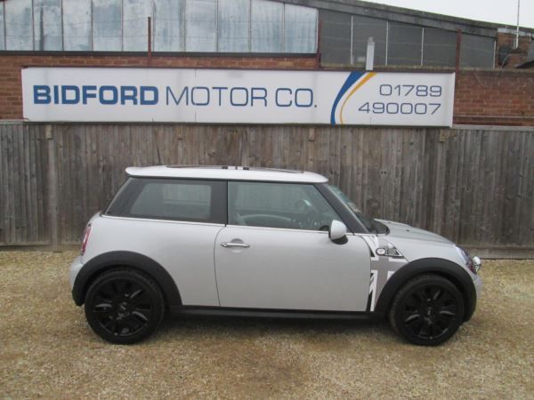 2010 MINI Cooper Camden image 3