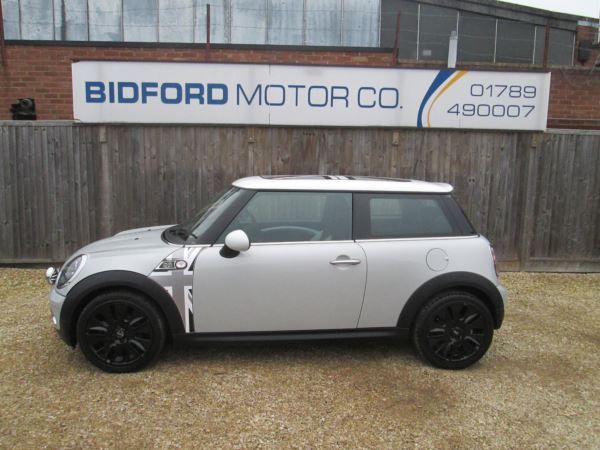 2010 MINI Cooper Camden image 6