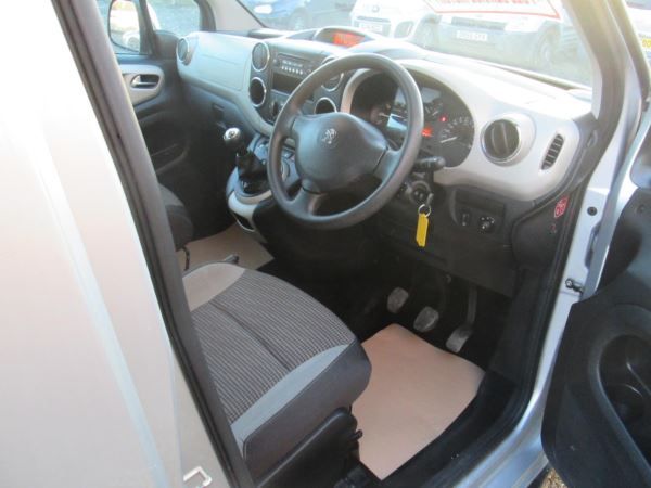 2012 Peugeot Partner Tepee 1.6 HDi 5dr image 6