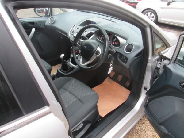 2011 Ford Fiesta 1.6 TDCi 5dr image 7