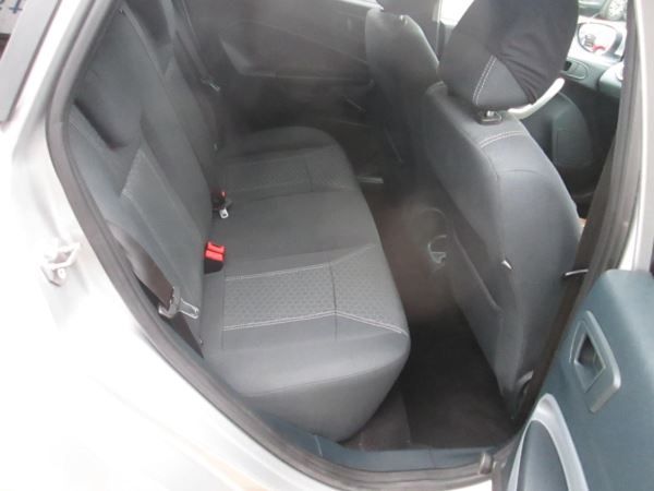 2011 Ford Fiesta 1.6 TDCi 5dr image 8
