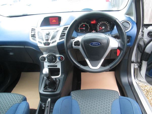 2009 Ford Fiesta 1.6 Zetec S 3dr image 8