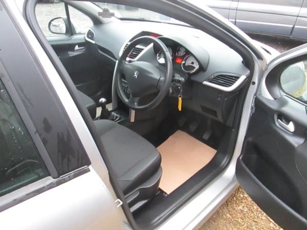 2011 Peugeot 207 1.4 HDi image 7
