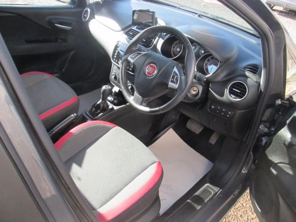 2012 Fiat Punto 1.4 5dr image 7