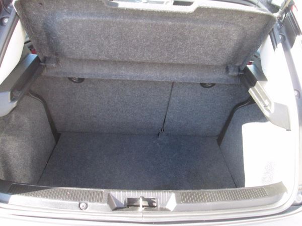 2012 Fiat Punto 1.4 5dr image 10