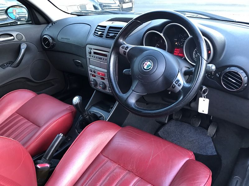 2002 Alfa Romeo 147 1.6 image 6