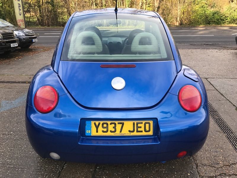 2003 Volkswagen Beetle 2.0 image 5