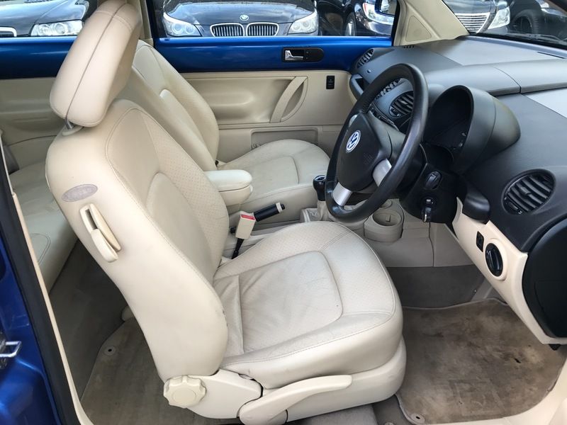 2003 Volkswagen Beetle 2.0 image 7