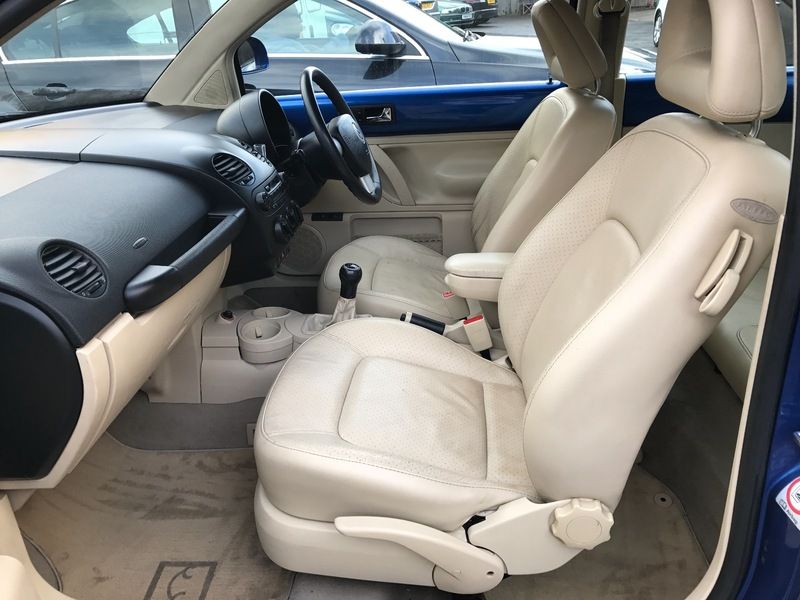 2003 Volkswagen Beetle 2.0 image 9