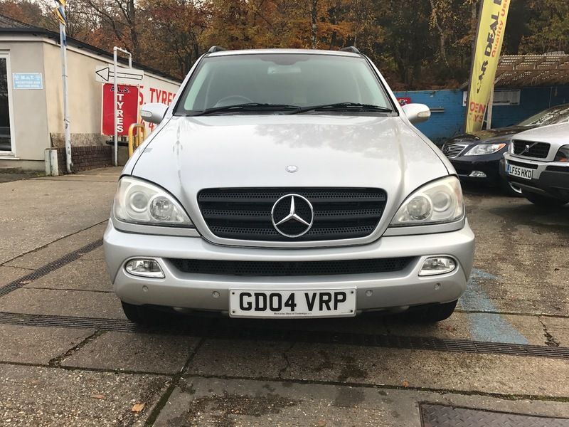 2004 Mercedes M Class ML270 CDI image 4