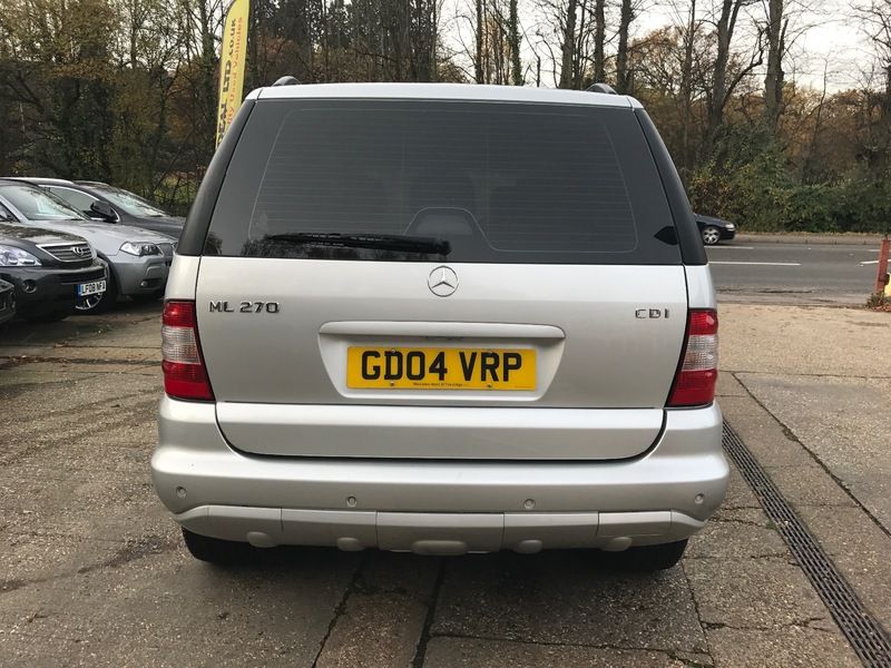 2004 Mercedes M Class ML270 CDI image 5
