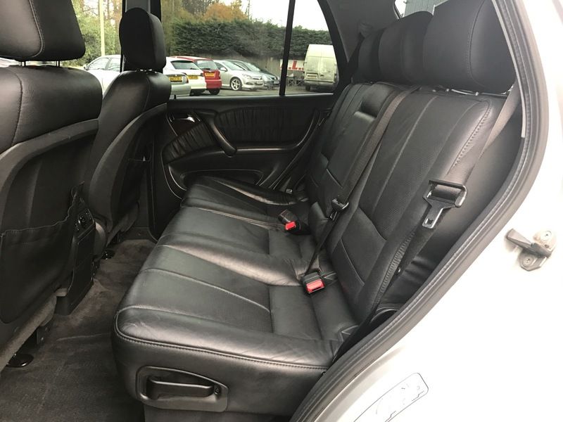 2004 Mercedes M Class ML270 CDI image 9