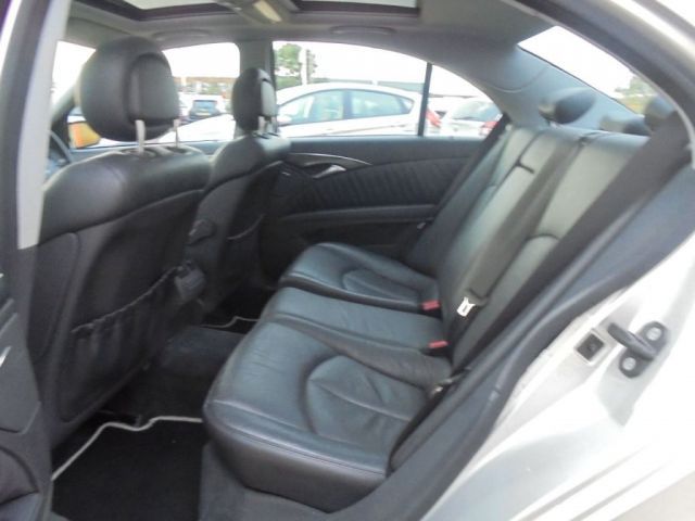 2005 Mercedes-Benz 2.1 E220 CDI 4d image 8