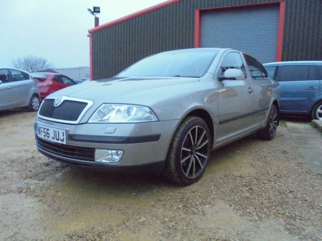 2006 Skoda Octavia 2.0 TDI 5d image 3