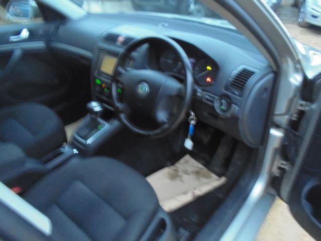 2006 Skoda Octavia 2.0 TDI 5d image 9