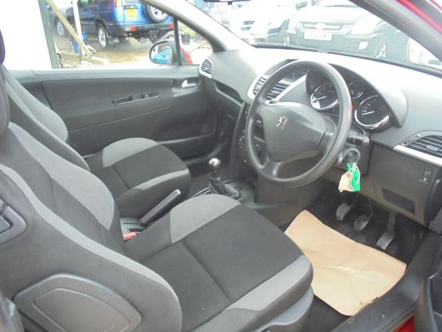 2007 Peugeot 207 1.4 S 3d image 9