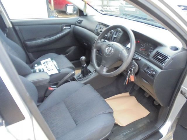 2003 Toyota Corolla 1.4 T3 VVT-I 5d image 8