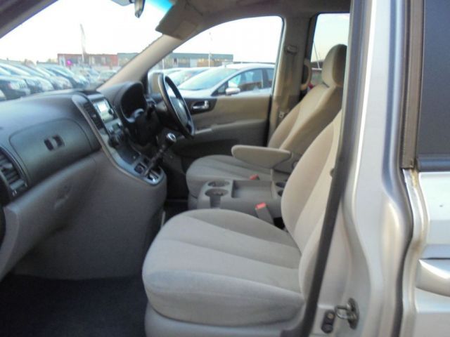 2008 Kia Sedona 2.9 LS 5d image 8