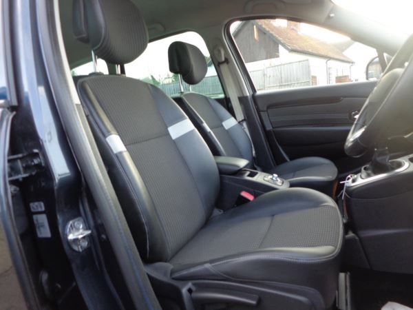 2011 Renault Grand Scenic 1.5 dCi 5dr image 6
