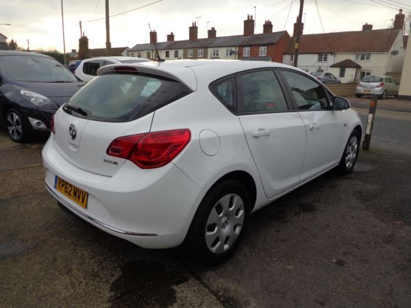 2012 Vauxhall Astra 1.7 CDTi 16V 5dr image 5