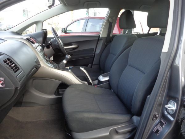 2009 Toyota Auris 1.6 VVTi TR image 3
