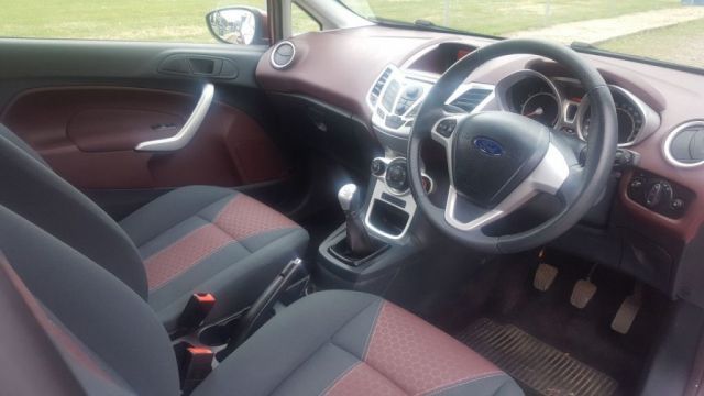 2009 Ford Fiesta 1.2 Zetec 3d image 6