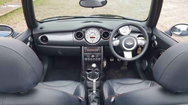 2005 MINI Convertible 1.6 Cooper S 2d image 8