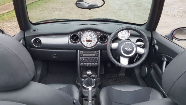 2007 MINI Convertible 1.6 Cooper 2d image 9