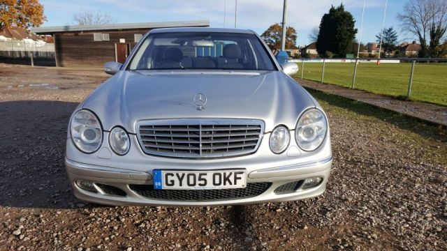 2005 Mercedes-Benz 2.7 E270 CDI 4d image 3