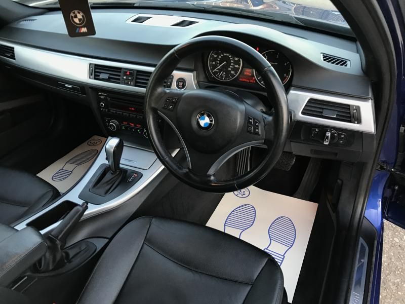 2011 BMW 3 Series 2.0 4dr image 8