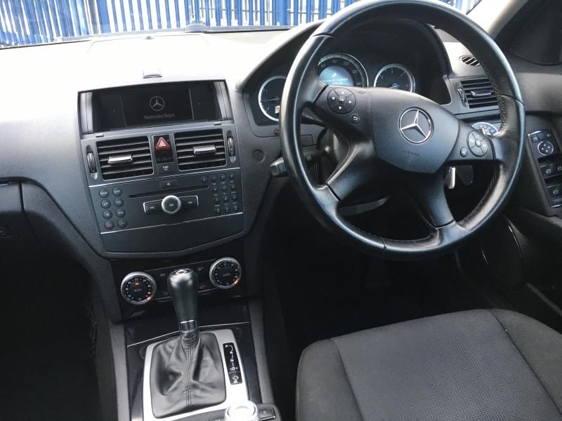 2009 Mercedes-Benz C220 2.1 4dr image 9