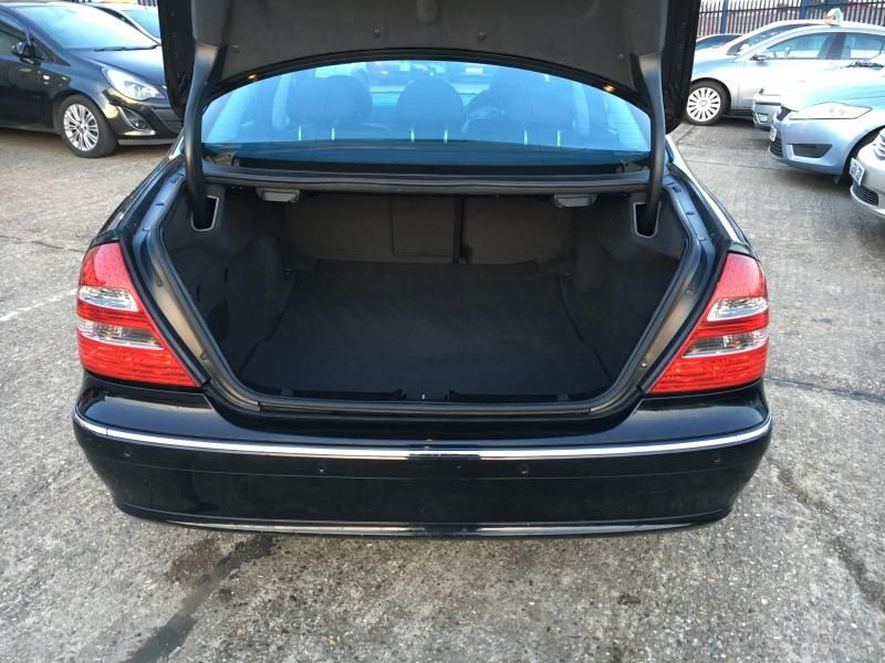 2004 Mercedes-Benz E320 3.2 4dr image 7
