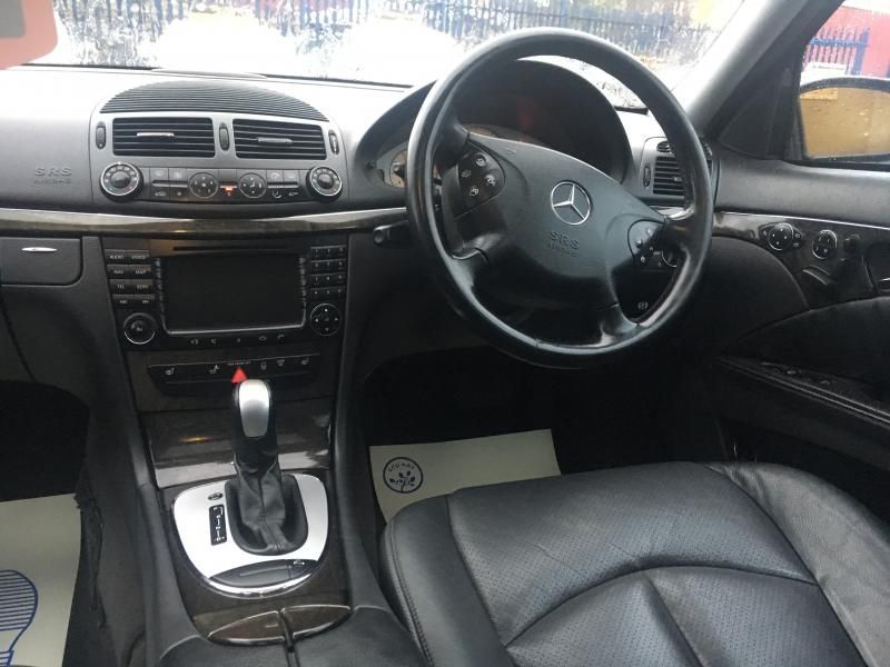 2004 Mercedes-Benz E320 3.2 4dr image 10