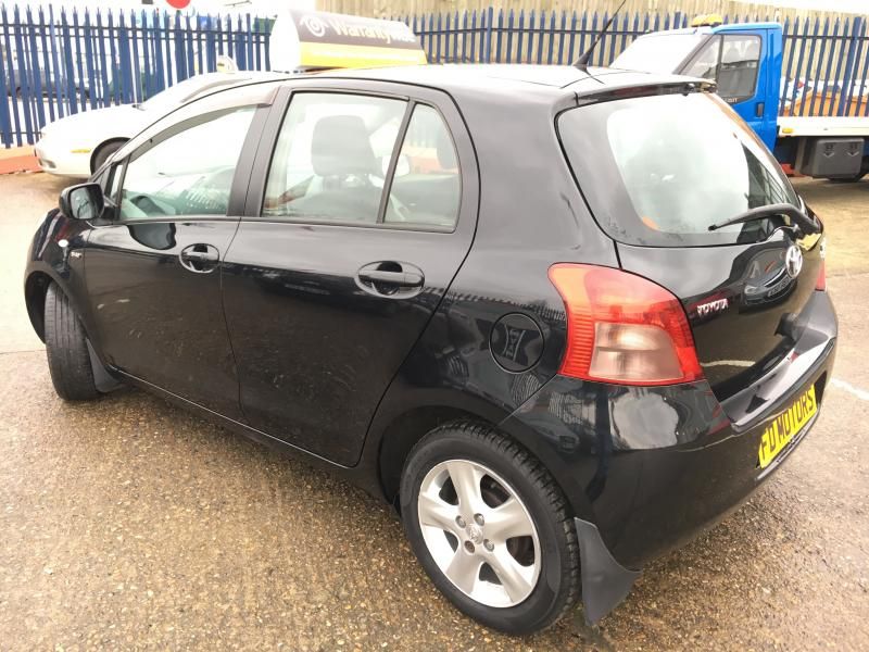 2006 Toyota Yaris 1.4 5dr image 4