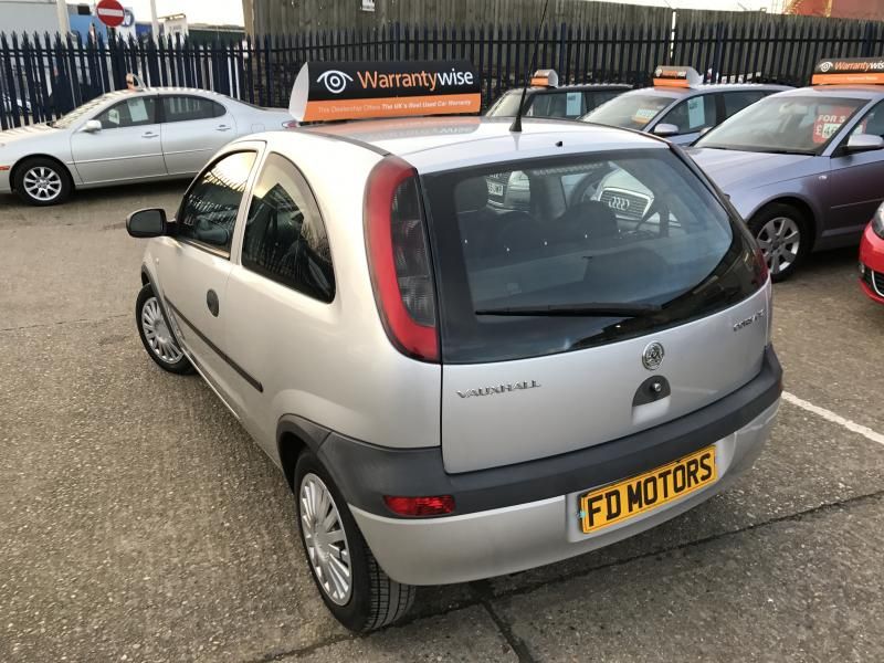 2002 Vauxhall Corsa 1.2 3dr image 4