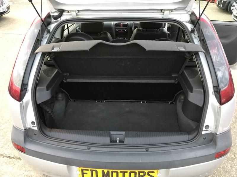 2002 Vauxhall Corsa 1.2 3dr image 7